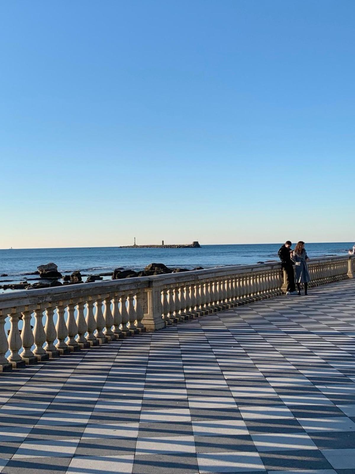 Enjoy Toscana ! Livorno Esterno foto